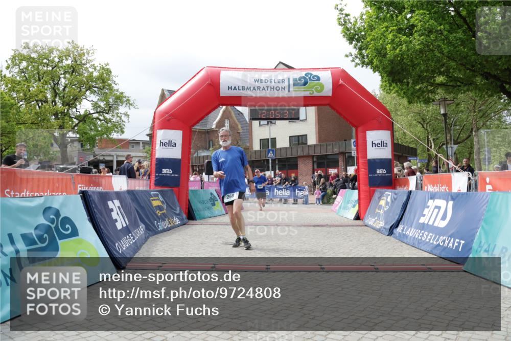 10.05.2026 - 8. Wedeler Halbmarathon Yannick Fuchs http://msf.ph/oto/9724808 10.05.2026 12:05:29 Ziel 268, 476, 766 meine-sportfotos.de