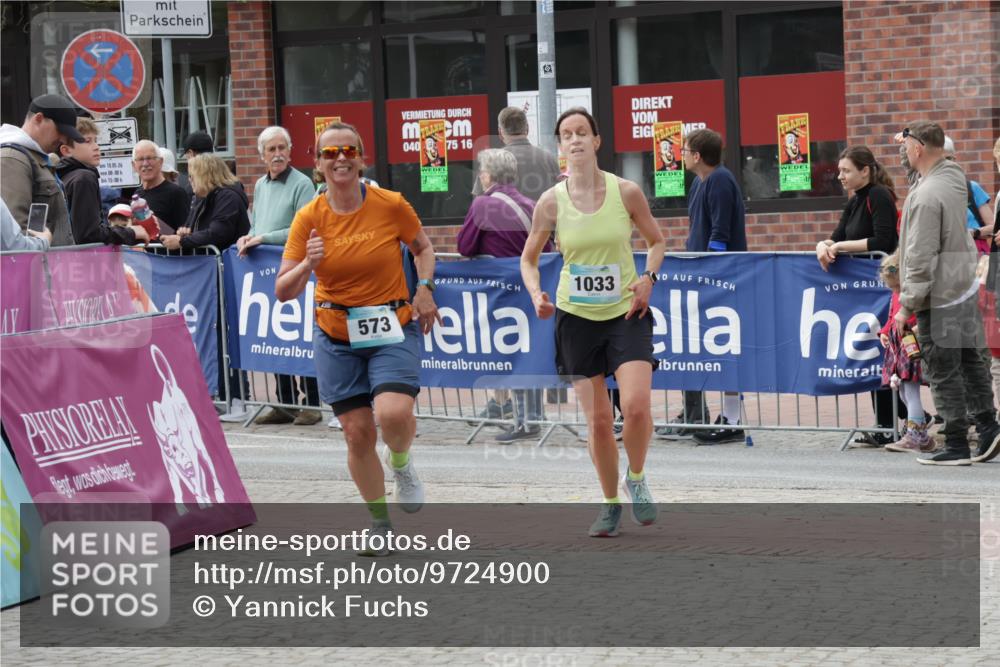 10.05.2026 - 8. Wedeler Halbmarathon Yannick Fuchs http://msf.ph/oto/9724900 10.05.2026 11:37:49 Ziel 573, 1033 meine-sportfotos.de