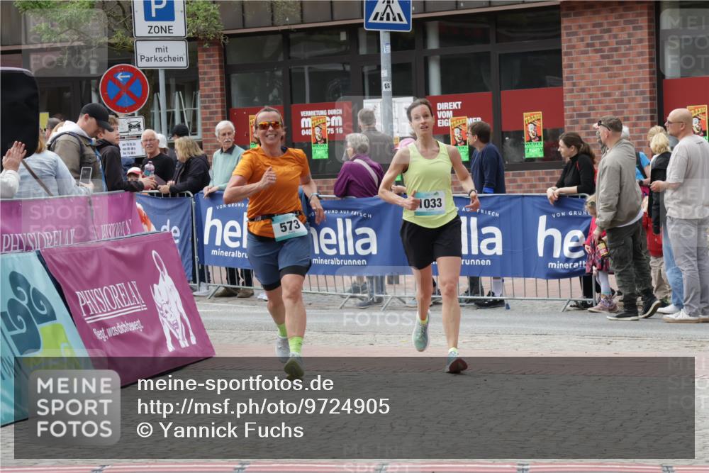 10.05.2026 - 8. Wedeler Halbmarathon Yannick Fuchs http://msf.ph/oto/9724905 10.05.2026 11:37:49 Ziel 573, 1033 meine-sportfotos.de