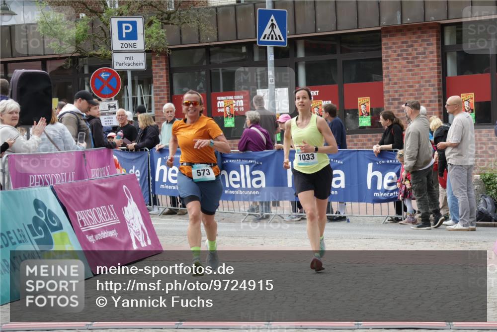 10.05.2026 - 8. Wedeler Halbmarathon Yannick Fuchs http://msf.ph/oto/9724915 10.05.2026 11:37:50 Ziel 573, 1033 meine-sportfotos.de