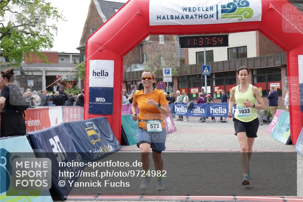 10.05.2026 - 8. Wedeler Halbmarathon Yannick Fuchs http://msf.ph/oto/9724982 10.05.2026 11:37:52 Ziel 573, 1033 meine-sportfotos.de