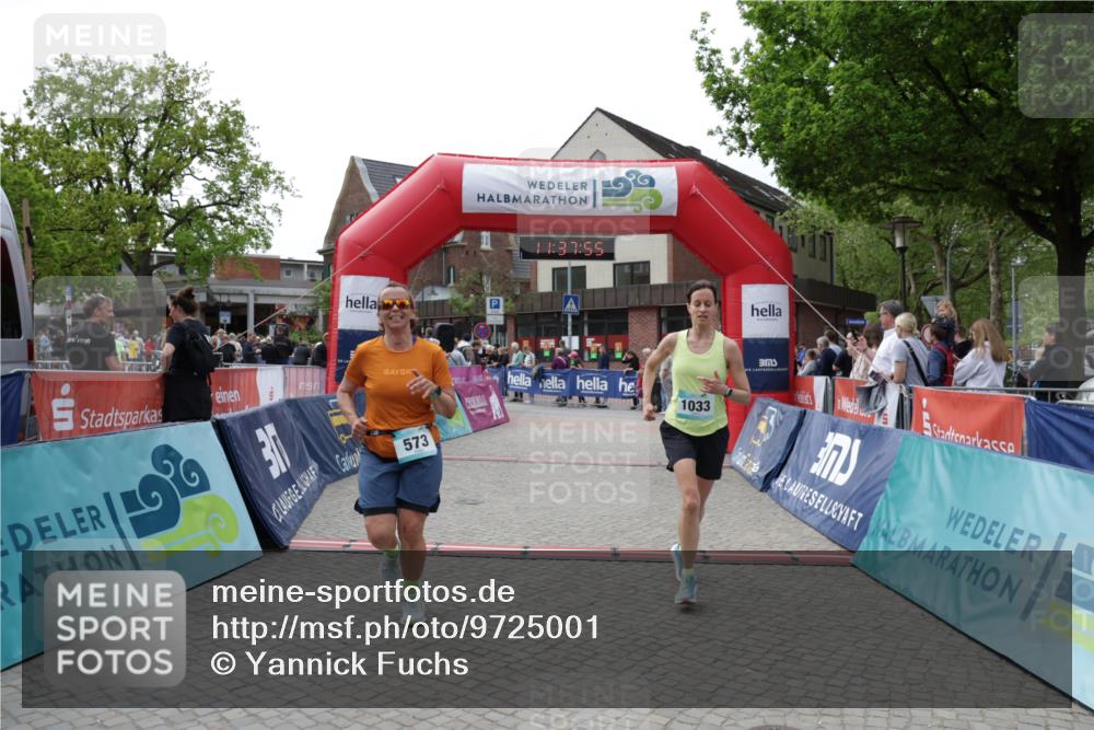 10.05.2026 - 8. Wedeler Halbmarathon Yannick Fuchs http://msf.ph/oto/9725001 10.05.2026 11:37:53 Ziel 573, 1033 meine-sportfotos.de