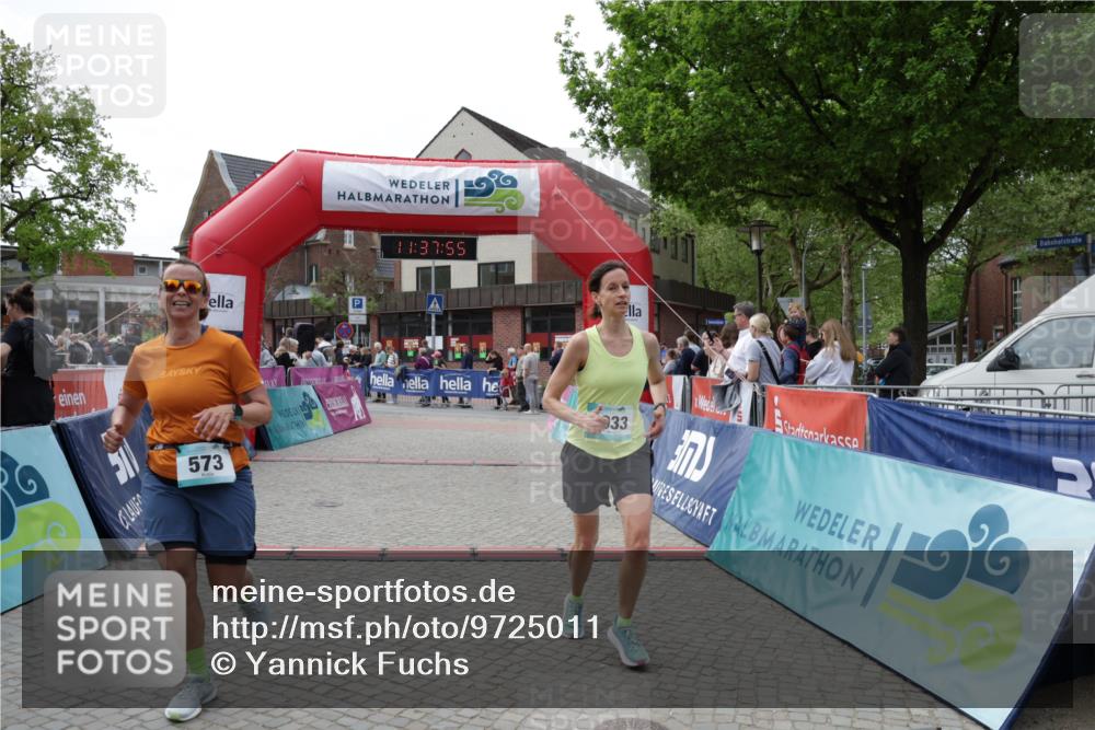 10.05.2026 - 8. Wedeler Halbmarathon Yannick Fuchs http://msf.ph/oto/9725011 10.05.2026 11:37:53 Ziel 573, 1033 meine-sportfotos.de