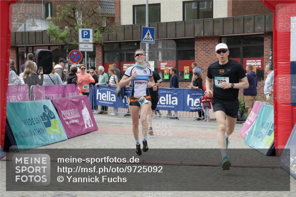 10.05.2026 - 8. Wedeler Halbmarathon Yannick Fuchs http://msf.ph/oto/9725092 10.05.2026 11:38:07 Ziel 80, 81, 657, 789, 2017, 2208 meine-sportfotos.de