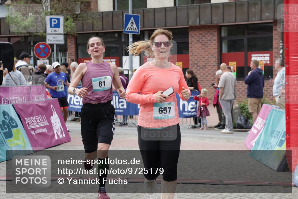 10.05.2026 - 8. Wedeler Halbmarathon Yannick Fuchs http://msf.ph/oto/9725179 10.05.2026 11:38:11 Ziel 80, 81, 657, 789, 2017, 2141, 2145, 2208 meine-sportfotos.de