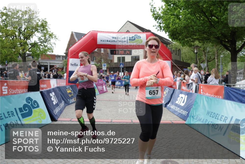 10.05.2026 - 8. Wedeler Halbmarathon Yannick Fuchs http://msf.ph/oto/9725227 10.05.2026 11:38:13 Ziel 81, 582, 657, 789, 922, 2017, 2141, 2145, 2208 meine-sportfotos.de