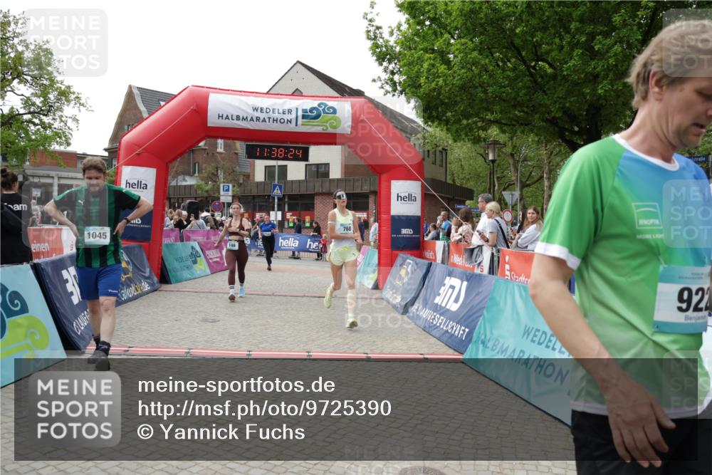 10.05.2026 - 8. Wedeler Halbmarathon Yannick Fuchs http://msf.ph/oto/9725390 10.05.2026 11:38:22 Ziel 146, 360, 582, 768, 922, 1045, 2040 meine-sportfotos.de