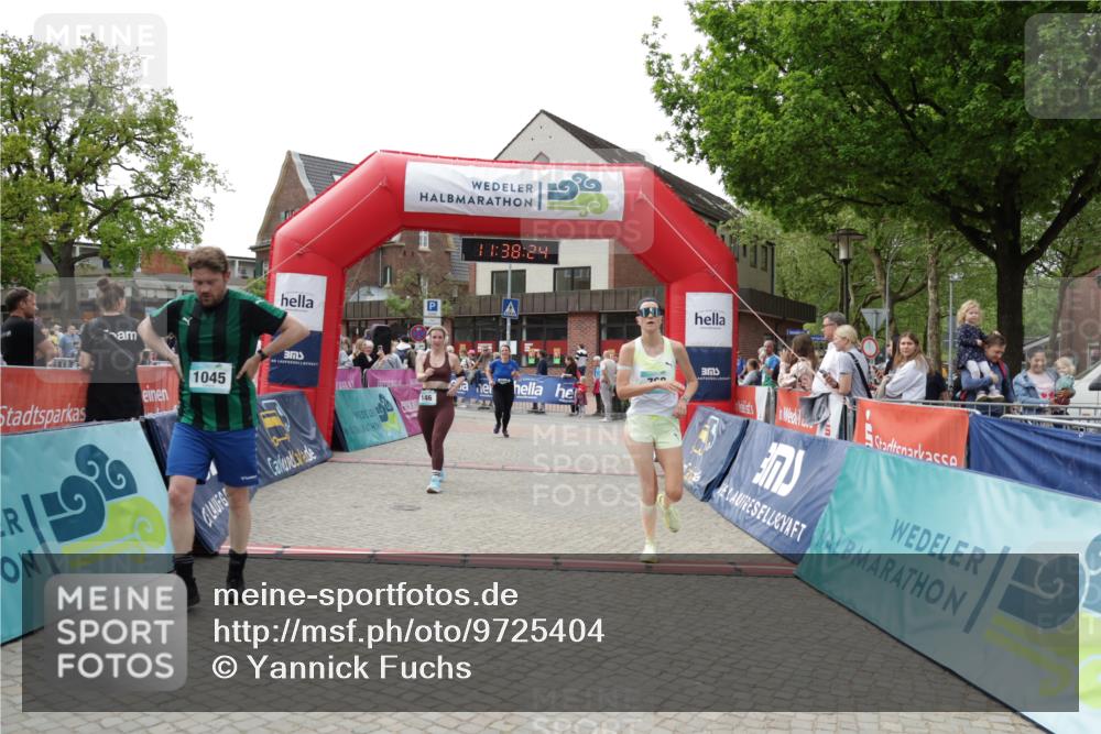 10.05.2026 - 8. Wedeler Halbmarathon Yannick Fuchs http://msf.ph/oto/9725404 10.05.2026 11:38:23 Ziel 146, 360, 768, 922, 1045, 2040 meine-sportfotos.de