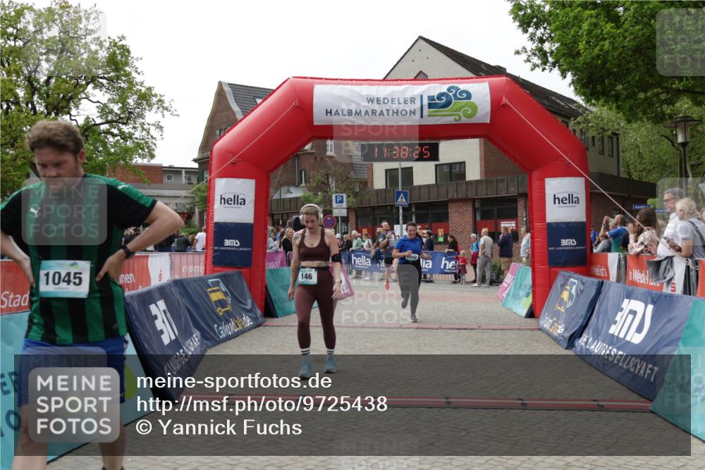 10.05.2026 - 8. Wedeler Halbmarathon Yannick Fuchs http://msf.ph/oto/9725438 10.05.2026 11:38:24 Ziel 146, 360, 688, 765, 768, 1045, 2040 meine-sportfotos.de