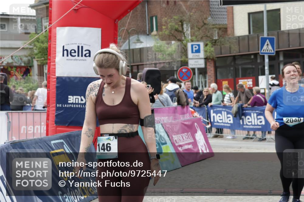 10.05.2026 - 8. Wedeler Halbmarathon Yannick Fuchs http://msf.ph/oto/9725447 10.05.2026 11:38:25 Ziel 146, 360, 688, 765, 768, 1045, 2040 meine-sportfotos.de
