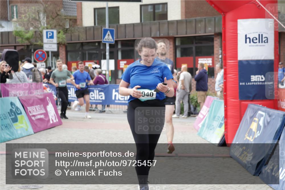 10.05.2026 - 8. Wedeler Halbmarathon Yannick Fuchs http://msf.ph/oto/9725457 10.05.2026 11:38:25 Ziel 146, 360, 688, 765, 768, 1045, 2040 meine-sportfotos.de