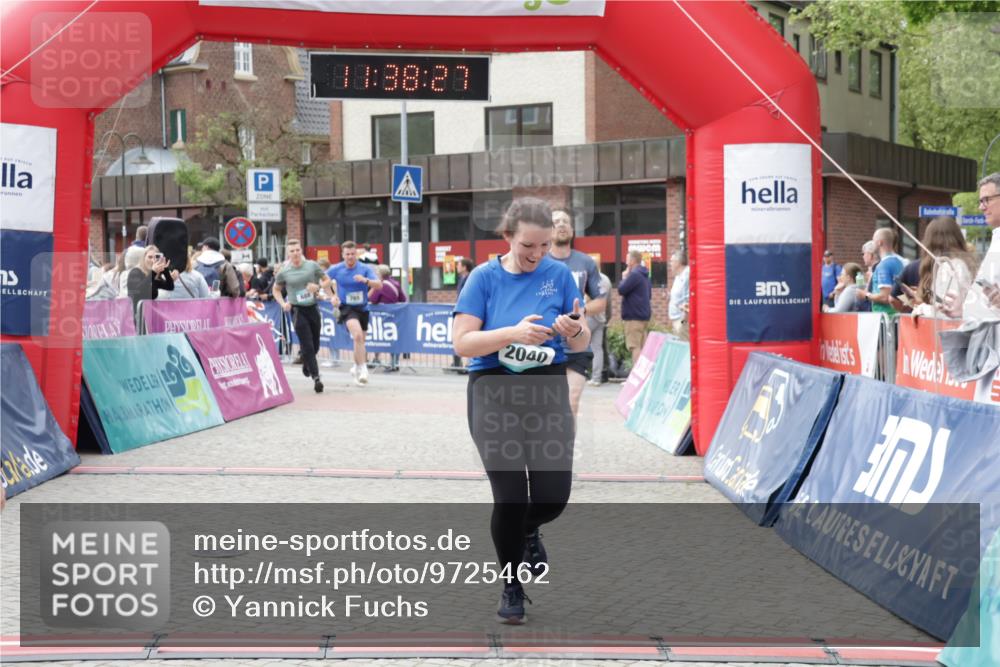 10.05.2026 - 8. Wedeler Halbmarathon Yannick Fuchs http://msf.ph/oto/9725462 10.05.2026 11:38:25 Ziel 146, 360, 688, 765, 768, 1045, 2040 meine-sportfotos.de