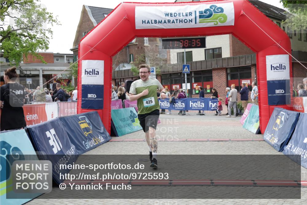 10.05.2026 - 8. Wedeler Halbmarathon Yannick Fuchs http://msf.ph/oto/9725593 10.05.2026 11:38:33 Ziel 425, 688, 765 meine-sportfotos.de