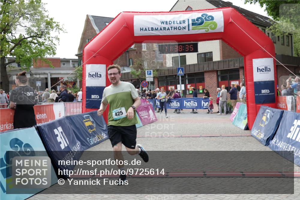 10.05.2026 - 8. Wedeler Halbmarathon Yannick Fuchs http://msf.ph/oto/9725614 10.05.2026 11:38:33 Ziel 425, 688, 765 meine-sportfotos.de