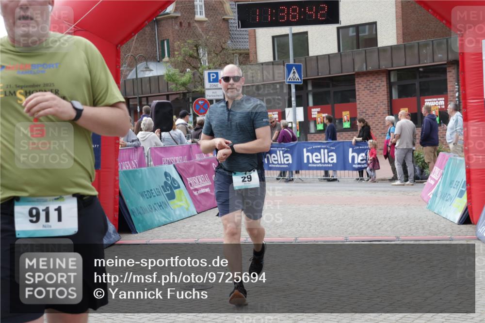 10.05.2026 - 8. Wedeler Halbmarathon Yannick Fuchs http://msf.ph/oto/9725694 10.05.2026 11:38:40 Ziel 29, 225, 911 meine-sportfotos.de