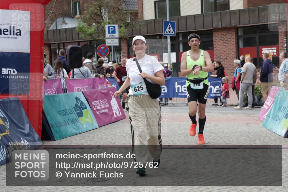 10.05.2026 - 8. Wedeler Halbmarathon Yannick Fuchs http://msf.ph/oto/9725762 10.05.2026 11:38:46 Ziel 214, 354, 625 meine-sportfotos.de