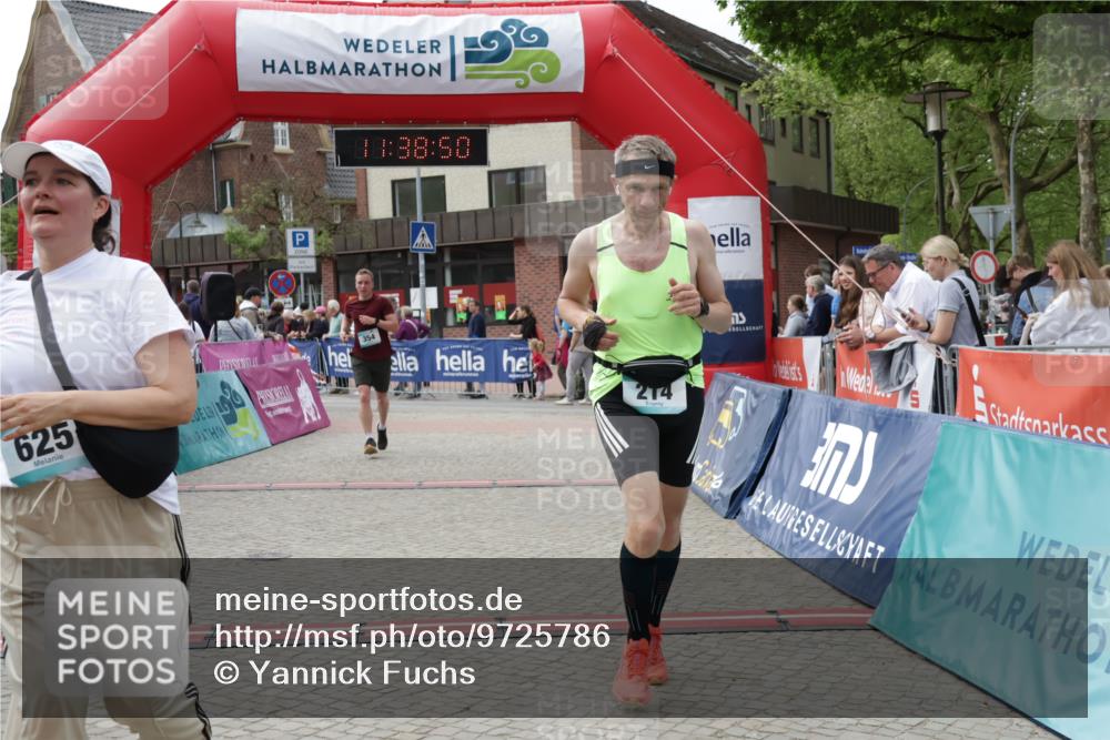 10.05.2026 - 8. Wedeler Halbmarathon Yannick Fuchs http://msf.ph/oto/9725786 10.05.2026 11:38:48 Ziel 214, 354, 625 meine-sportfotos.de