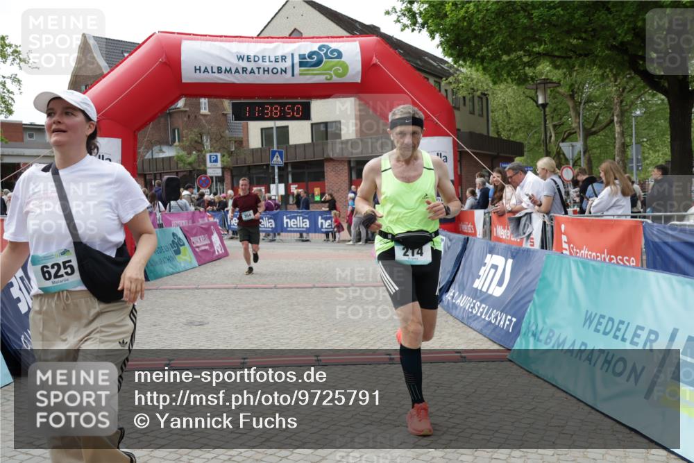10.05.2026 - 8. Wedeler Halbmarathon Yannick Fuchs http://msf.ph/oto/9725791 10.05.2026 11:38:48 Ziel 214, 354, 625 meine-sportfotos.de