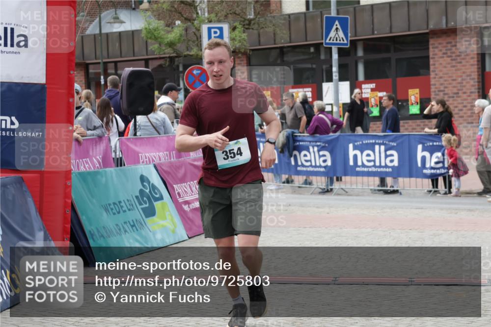 10.05.2026 - 8. Wedeler Halbmarathon Yannick Fuchs http://msf.ph/oto/9725803 10.05.2026 11:38:50 Ziel 214, 354, 625 meine-sportfotos.de