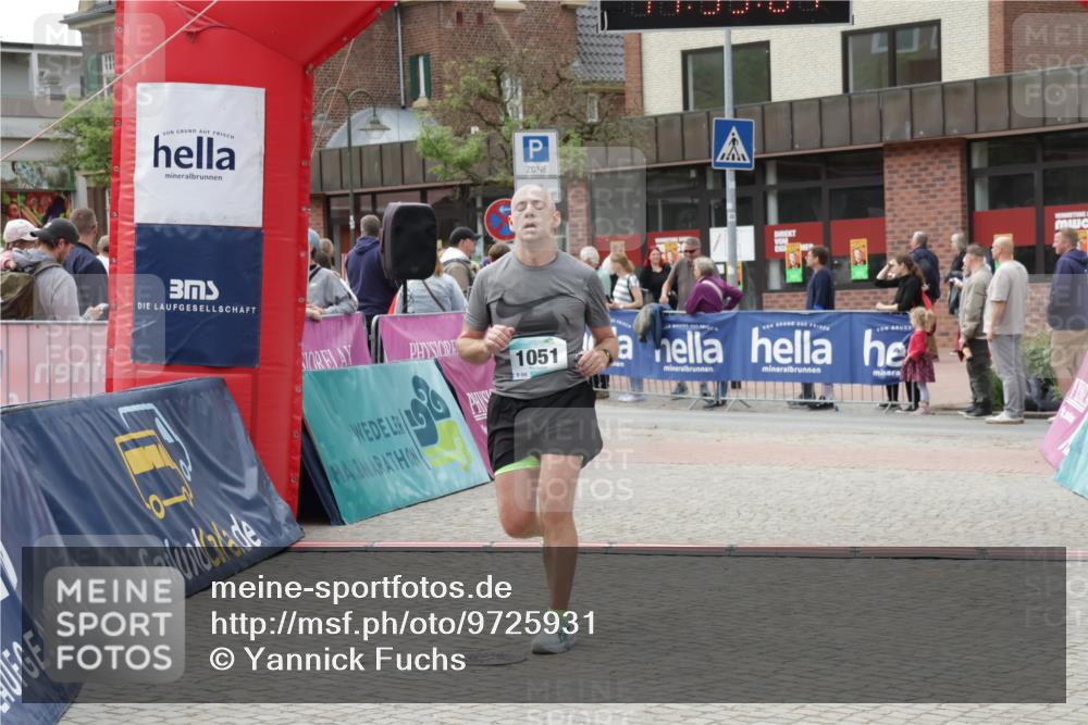 10.05.2026 - 8. Wedeler Halbmarathon Yannick Fuchs http://msf.ph/oto/9725931 10.05.2026 11:39:00 Ziel 13, 121, 392, 1051 meine-sportfotos.de