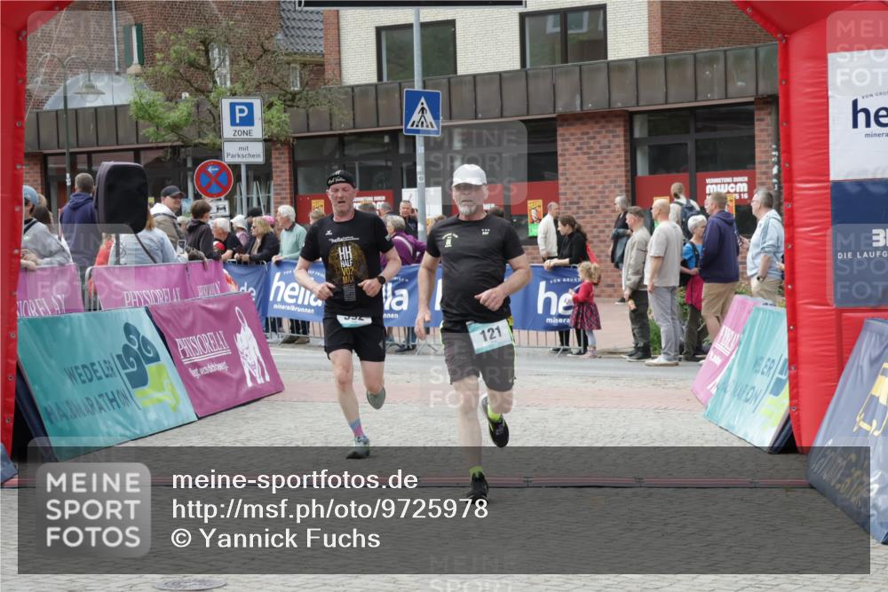 10.05.2026 - 8. Wedeler Halbmarathon Yannick Fuchs http://msf.ph/oto/9725978 10.05.2026 11:39:03 Ziel 121, 392, 1051 meine-sportfotos.de