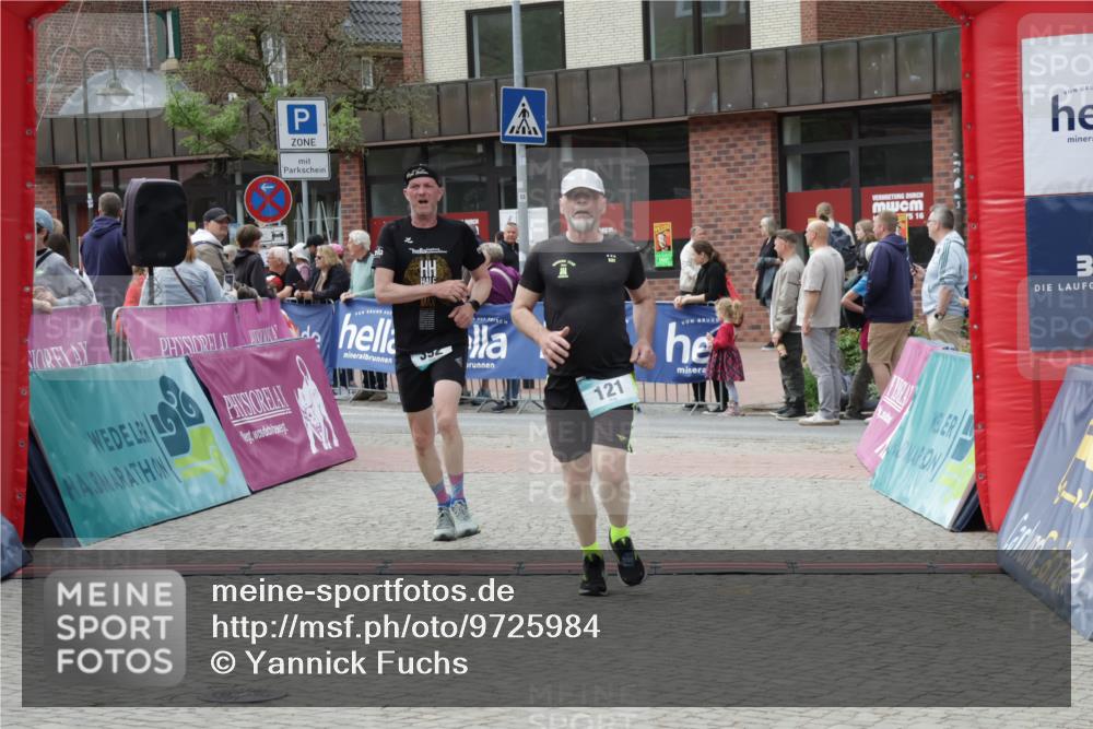 10.05.2026 - 8. Wedeler Halbmarathon Yannick Fuchs http://msf.ph/oto/9725984 10.05.2026 11:39:04 Ziel 121, 392, 1051, 2097, 2113 meine-sportfotos.de