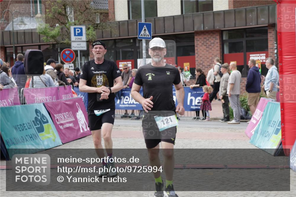 10.05.2026 - 8. Wedeler Halbmarathon Yannick Fuchs http://msf.ph/oto/9725994 10.05.2026 11:39:04 Ziel 121, 392, 1051, 2097, 2113 meine-sportfotos.de