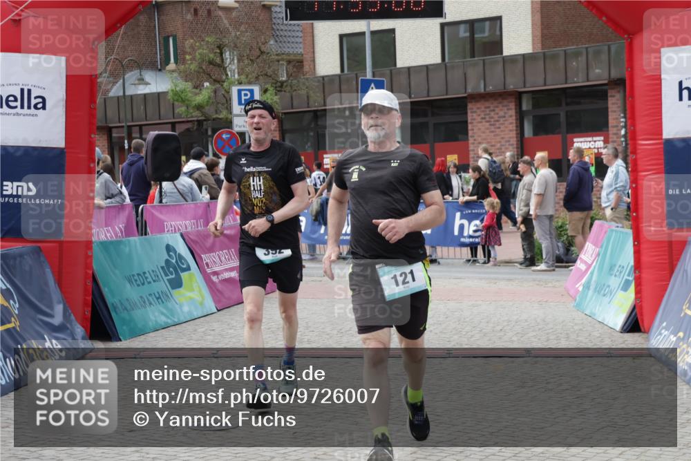 10.05.2026 - 8. Wedeler Halbmarathon Yannick Fuchs http://msf.ph/oto/9726007 10.05.2026 11:39:05 Ziel 121, 392, 1051, 2097, 2113 meine-sportfotos.de
