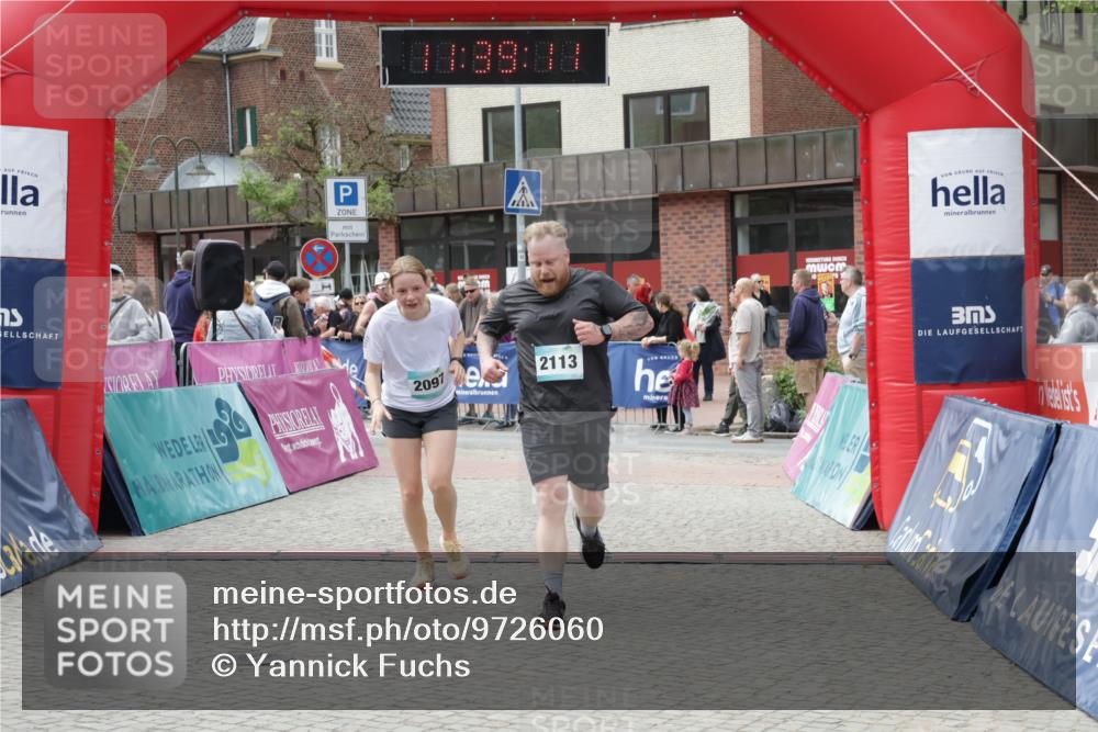 10.05.2026 - 8. Wedeler Halbmarathon Yannick Fuchs http://msf.ph/oto/9726060 10.05.2026 11:39:09 Ziel 121, 392, 2097, 2104, 2113 meine-sportfotos.de