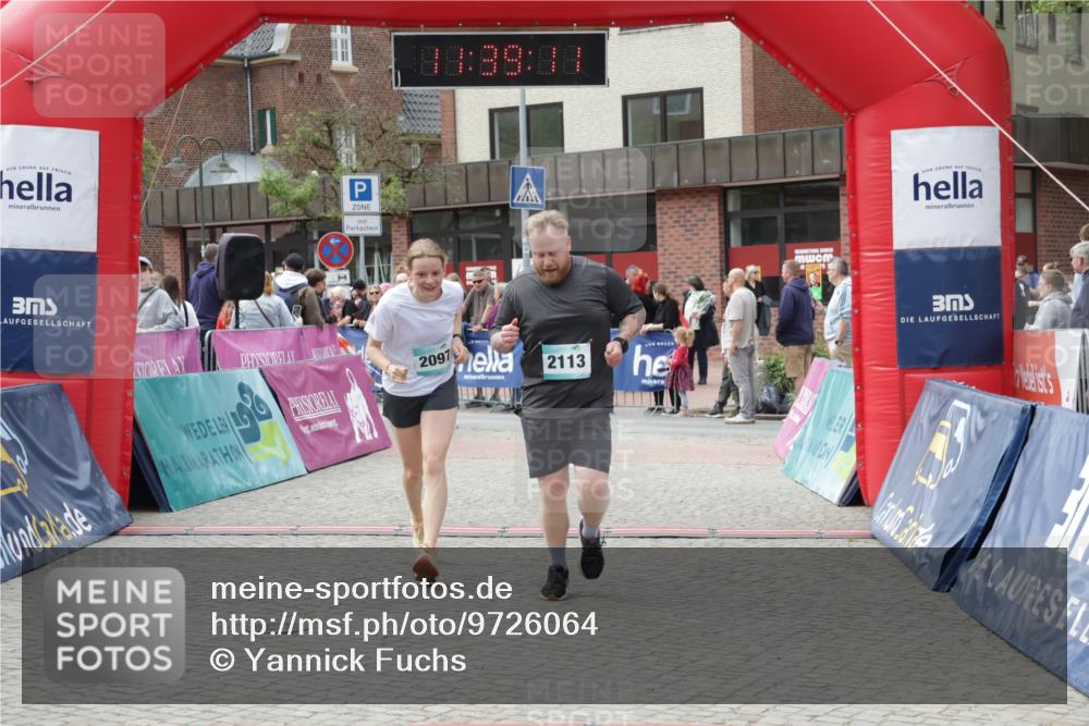 10.05.2026 - 8. Wedeler Halbmarathon Yannick Fuchs http://msf.ph/oto/9726064 10.05.2026 11:39:09 Ziel 121, 392, 2097, 2104, 2113 meine-sportfotos.de