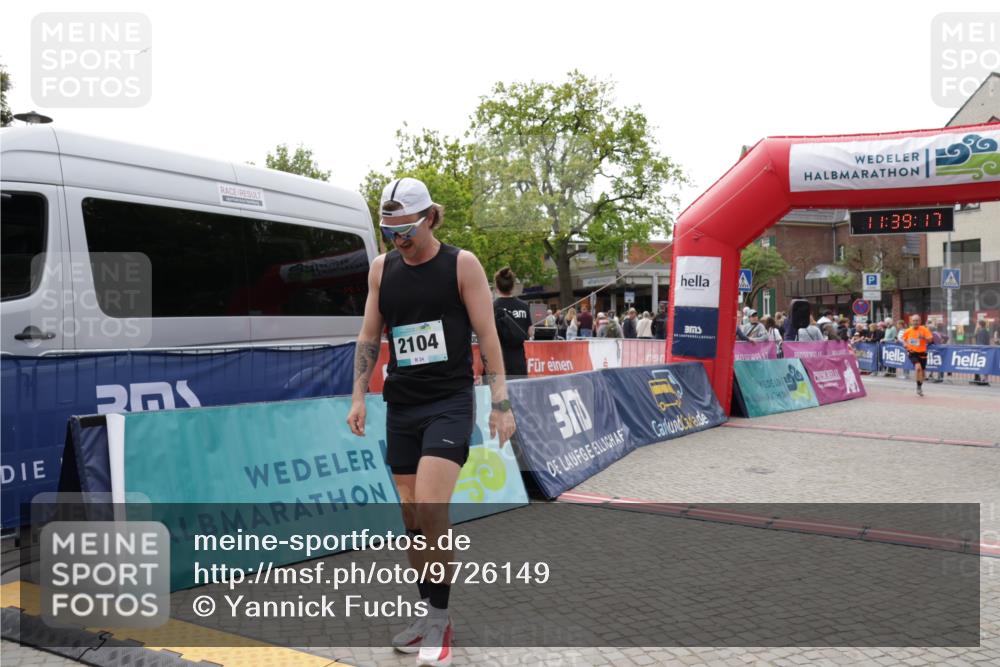 10.05.2026 - 8. Wedeler Halbmarathon Yannick Fuchs http://msf.ph/oto/9726149 10.05.2026 11:39:15 Ziel 871, 2104 meine-sportfotos.de