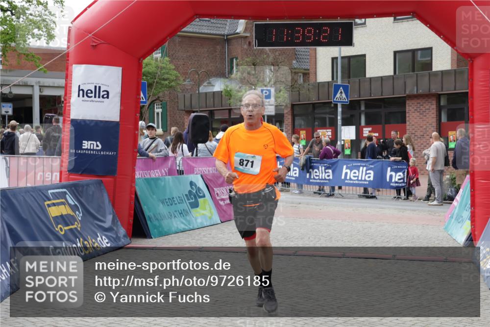 10.05.2026 - 8. Wedeler Halbmarathon Yannick Fuchs http://msf.ph/oto/9726185 10.05.2026 11:39:19 Ziel 871 meine-sportfotos.de
