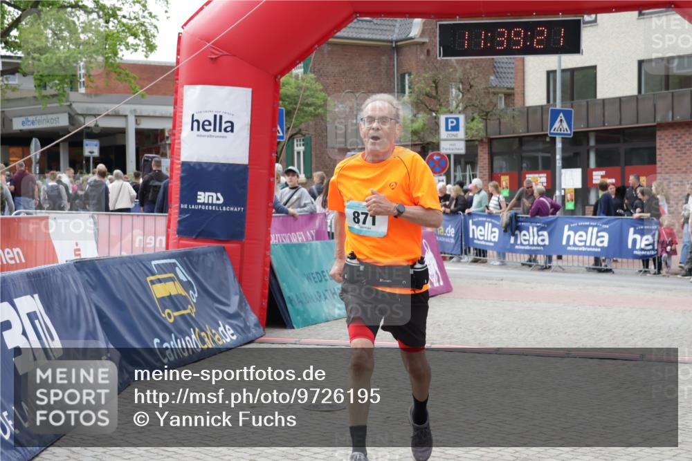 10.05.2026 - 8. Wedeler Halbmarathon Yannick Fuchs http://msf.ph/oto/9726195 10.05.2026 11:39:19 Ziel 871 meine-sportfotos.de