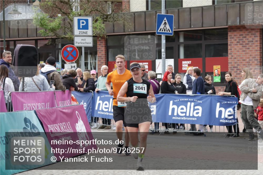 10.05.2026 - 8. Wedeler Halbmarathon Yannick Fuchs http://msf.ph/oto/9726257 10.05.2026 11:39:36 Ziel 124, 750, 2041 meine-sportfotos.de