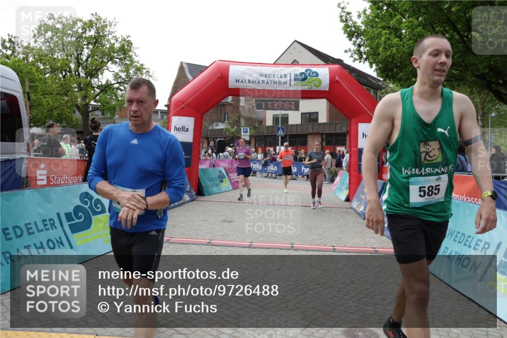 10.05.2026 - 8. Wedeler Halbmarathon Yannick Fuchs http://msf.ph/oto/9726488 10.05.2026 11:39:51 Ziel 434, 585, 844, 1028, 1054, 2011, 2058, 2175 meine-sportfotos.de