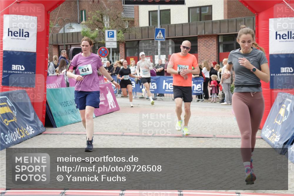 10.05.2026 - 8. Wedeler Halbmarathon Yannick Fuchs http://msf.ph/oto/9726508 10.05.2026 11:39:52 Ziel 434, 585, 844, 1028, 1054, 2011, 2058, 2175 meine-sportfotos.de