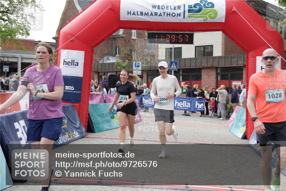 10.05.2026 - 8. Wedeler Halbmarathon Yannick Fuchs http://msf.ph/oto/9726576 10.05.2026 11:39:56 Ziel 217, 434, 864, 1028, 1054, 2058, 2175 meine-sportfotos.de