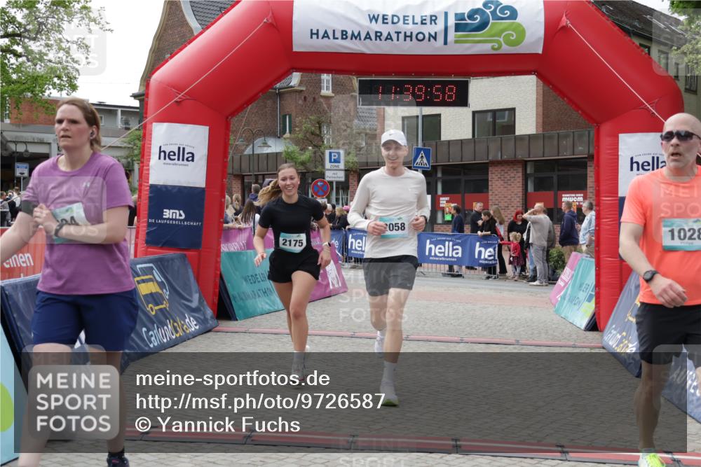 10.05.2026 - 8. Wedeler Halbmarathon Yannick Fuchs http://msf.ph/oto/9726587 10.05.2026 11:39:56 Ziel 217, 434, 864, 1028, 1054, 2058, 2175 meine-sportfotos.de