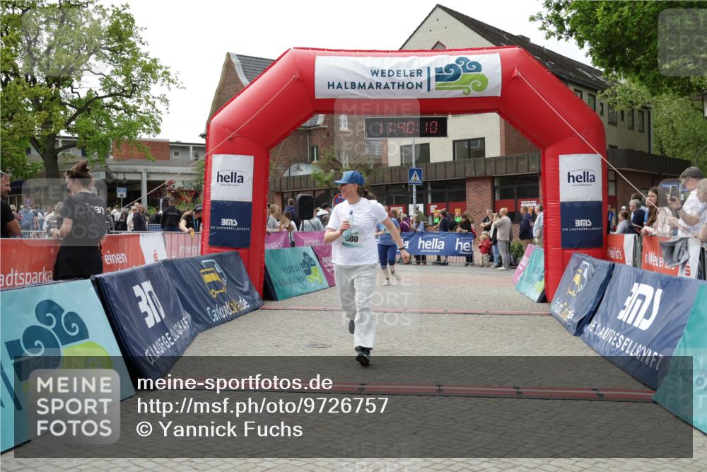 10.05.2026 - 8. Wedeler Halbmarathon Yannick Fuchs http://msf.ph/oto/9726757 10.05.2026 11:40:09 Ziel 275, 628, 817 meine-sportfotos.de