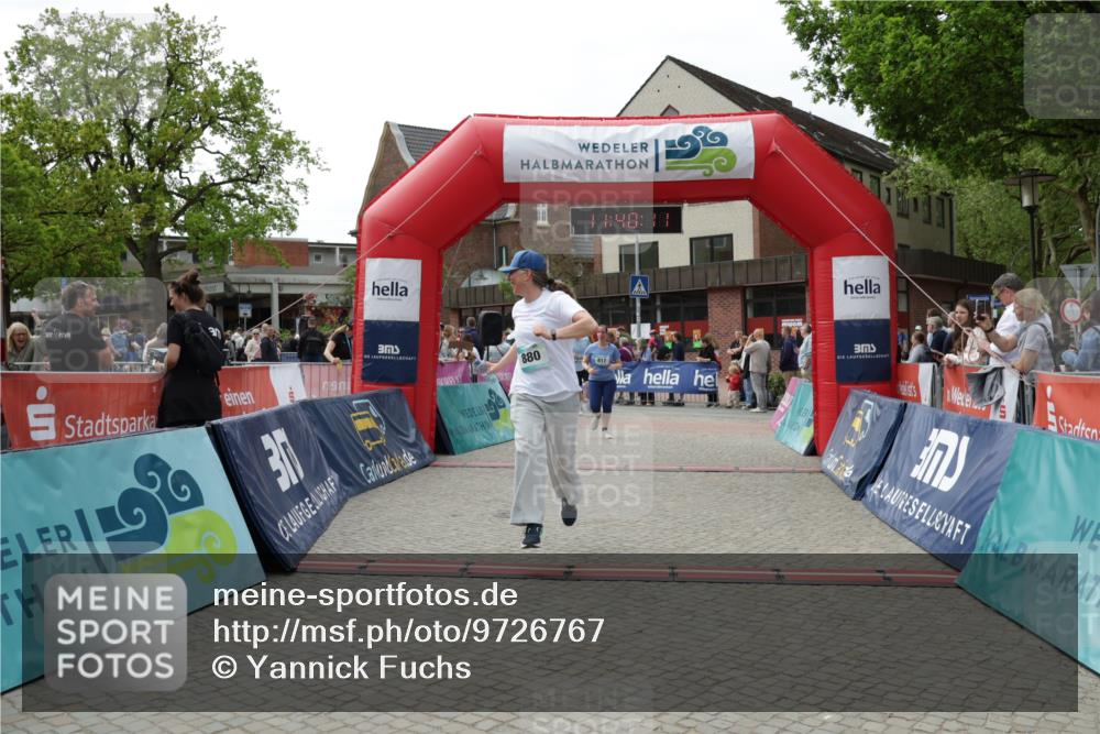 10.05.2026 - 8. Wedeler Halbmarathon Yannick Fuchs http://msf.ph/oto/9726767 10.05.2026 11:40:09 Ziel 275, 628, 817 meine-sportfotos.de