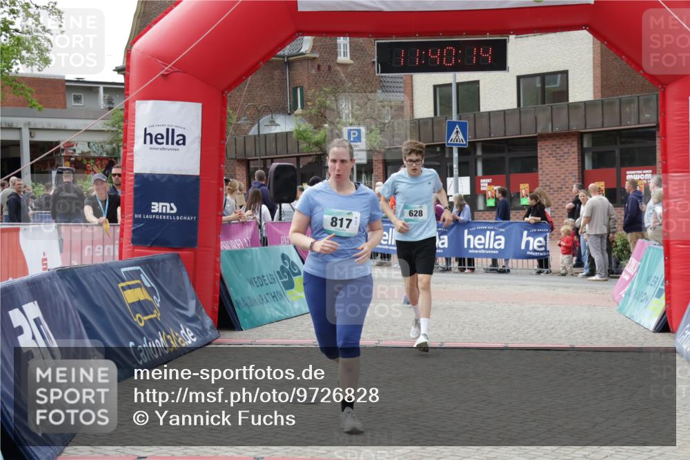 10.05.2026 - 8. Wedeler Halbmarathon Yannick Fuchs http://msf.ph/oto/9726828 10.05.2026 11:40:12 Ziel 275, 628, 817, 1029 meine-sportfotos.de