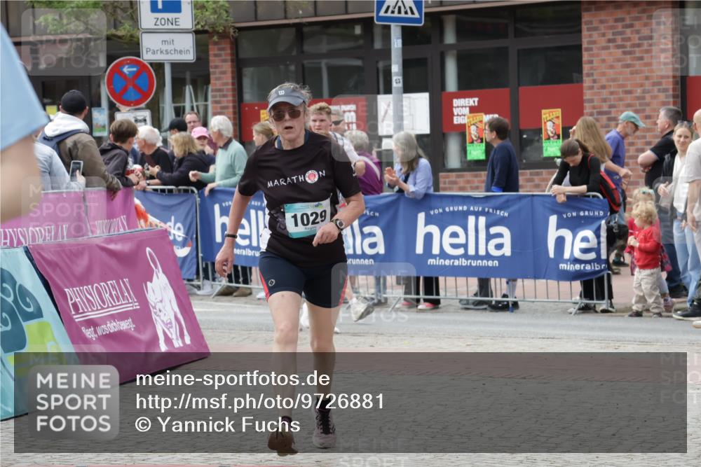 10.05.2026 - 8. Wedeler Halbmarathon Yannick Fuchs http://msf.ph/oto/9726881 10.05.2026 11:40:16 Ziel 275, 628, 697, 817, 1029, 2053 meine-sportfotos.de