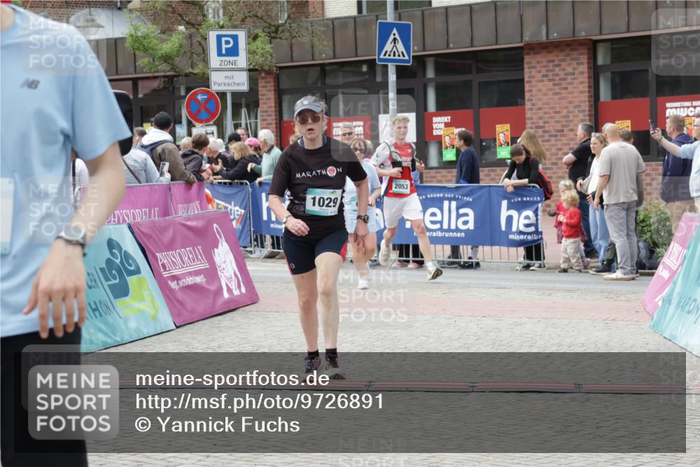 10.05.2026 - 8. Wedeler Halbmarathon Yannick Fuchs http://msf.ph/oto/9726891 10.05.2026 11:40:16 Ziel 275, 628, 697, 817, 1029, 2053 meine-sportfotos.de