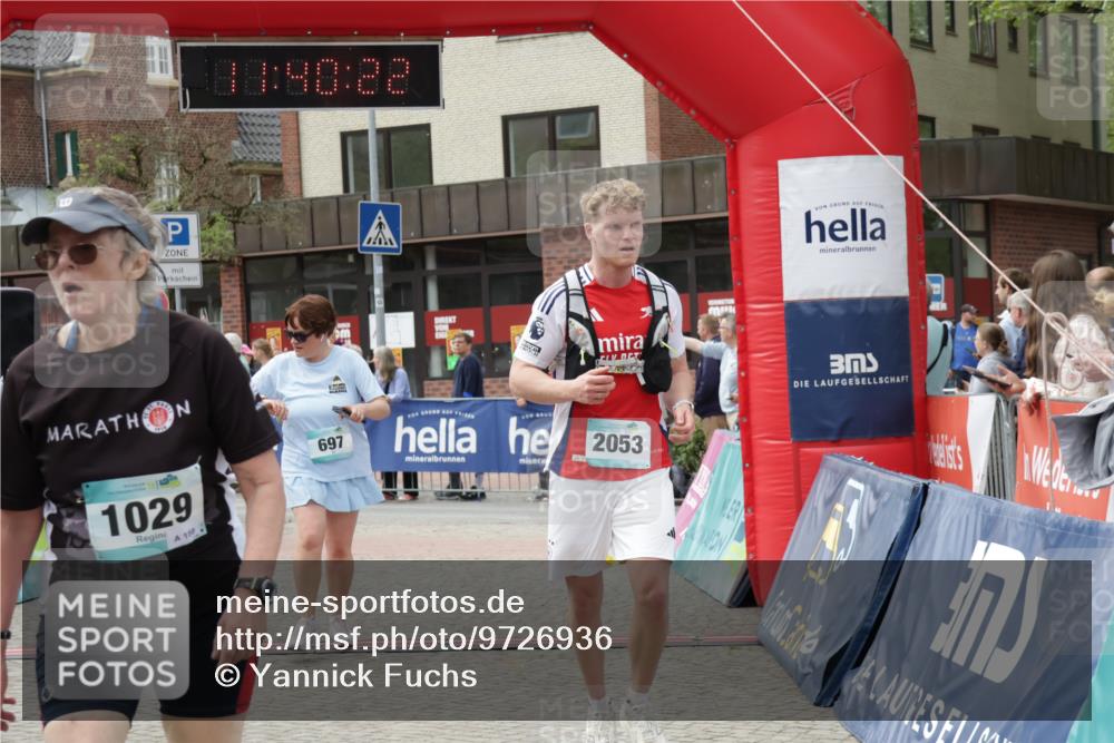 10.05.2026 - 8. Wedeler Halbmarathon Yannick Fuchs http://msf.ph/oto/9726936 10.05.2026 11:40:20 Ziel 592, 697, 1029, 2053 meine-sportfotos.de