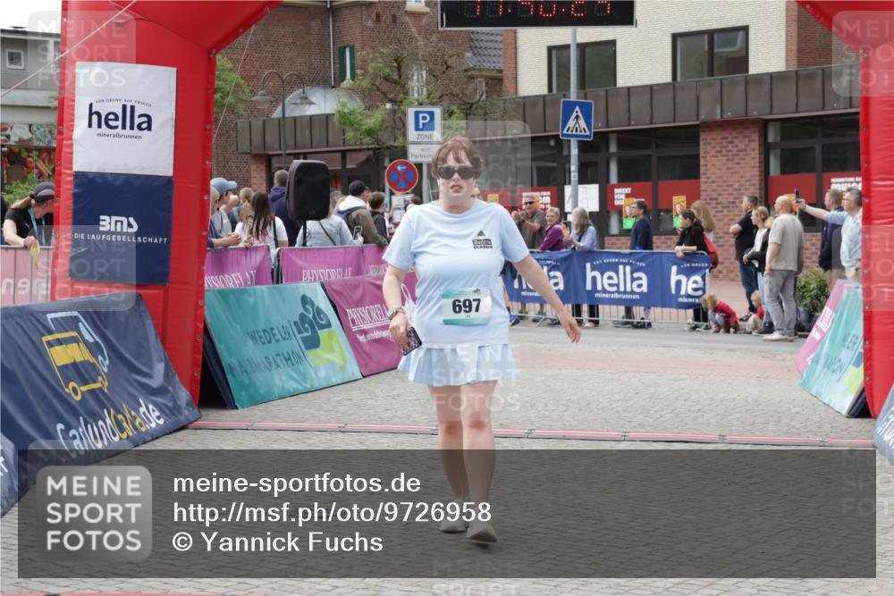 10.05.2026 - 8. Wedeler Halbmarathon Yannick Fuchs http://msf.ph/oto/9726958 10.05.2026 11:40:22 Ziel 592, 593, 697, 929, 932, 1029, 2053 meine-sportfotos.de