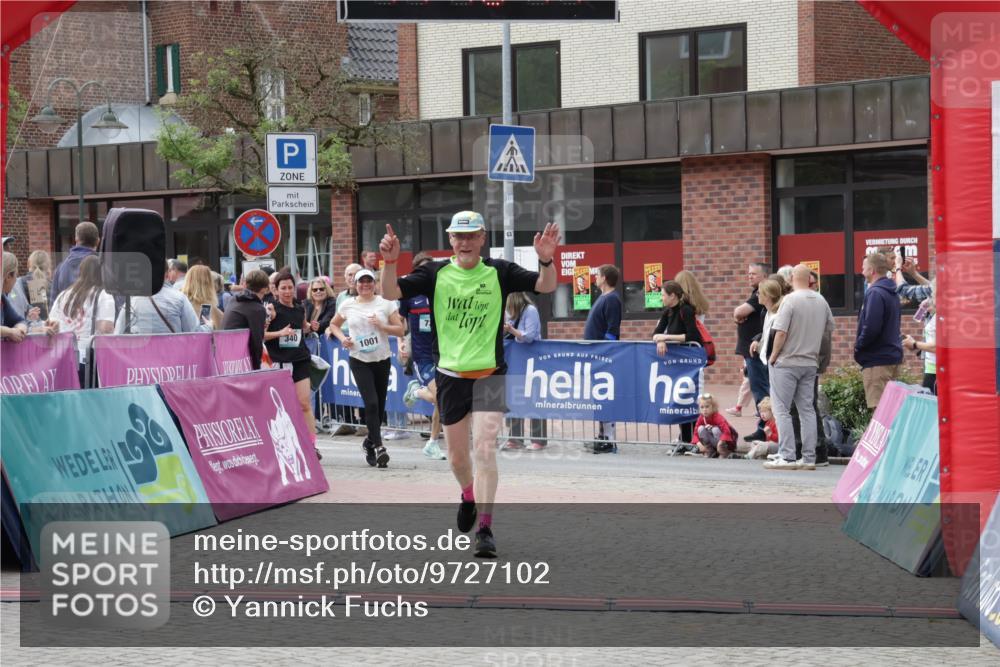 10.05.2026 - 8. Wedeler Halbmarathon Yannick Fuchs http://msf.ph/oto/9727102 10.05.2026 11:40:45 Ziel 340, 591, 639, 738, 1001 meine-sportfotos.de