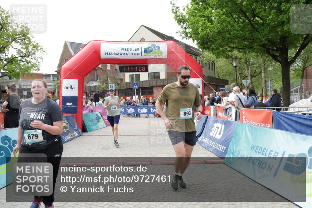 10.05.2026 - 8. Wedeler Halbmarathon Yannick Fuchs http://msf.ph/oto/9727461 10.05.2026 11:41:07 Ziel 540, 543, 658, 679, 893, 1048 meine-sportfotos.de
