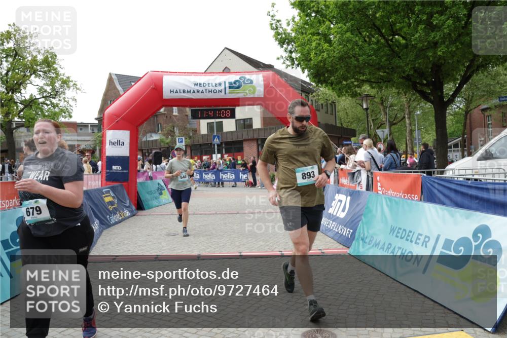10.05.2026 - 8. Wedeler Halbmarathon Yannick Fuchs http://msf.ph/oto/9727464 10.05.2026 11:41:07 Ziel 540, 543, 658, 679, 893, 1048 meine-sportfotos.de