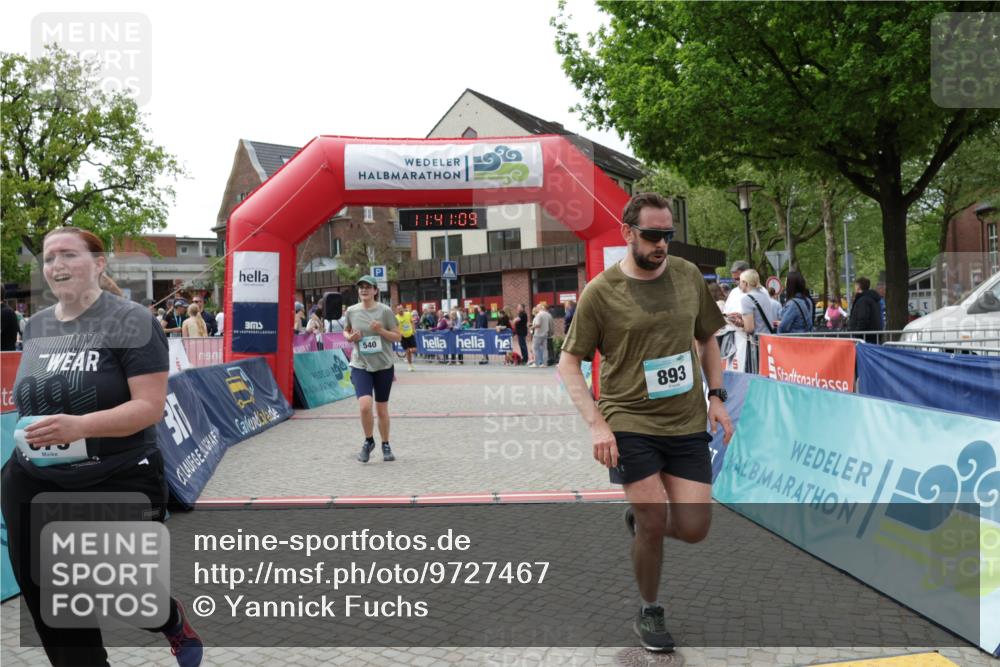 10.05.2026 - 8. Wedeler Halbmarathon Yannick Fuchs http://msf.ph/oto/9727467 10.05.2026 11:41:07 Ziel 540, 543, 658, 679, 893, 1048 meine-sportfotos.de