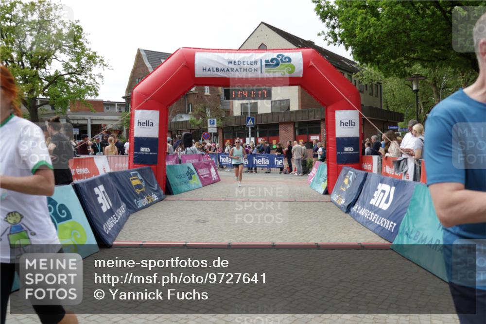 10.05.2026 - 8. Wedeler Halbmarathon Yannick Fuchs http://msf.ph/oto/9727641 10.05.2026 11:41:15 Ziel 153, 310, 543, 658, 770, 1048 meine-sportfotos.de